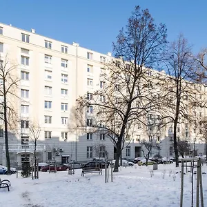 https://apartament-solidarnosci-studio79.warsawhotelspoland.com
